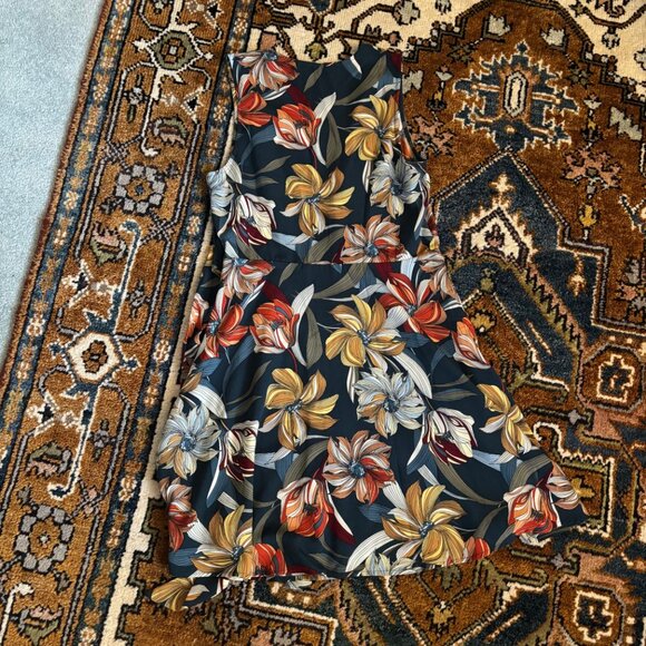 Boutique Floral Wrap Dress with Side Zip - Picture 4 of 6